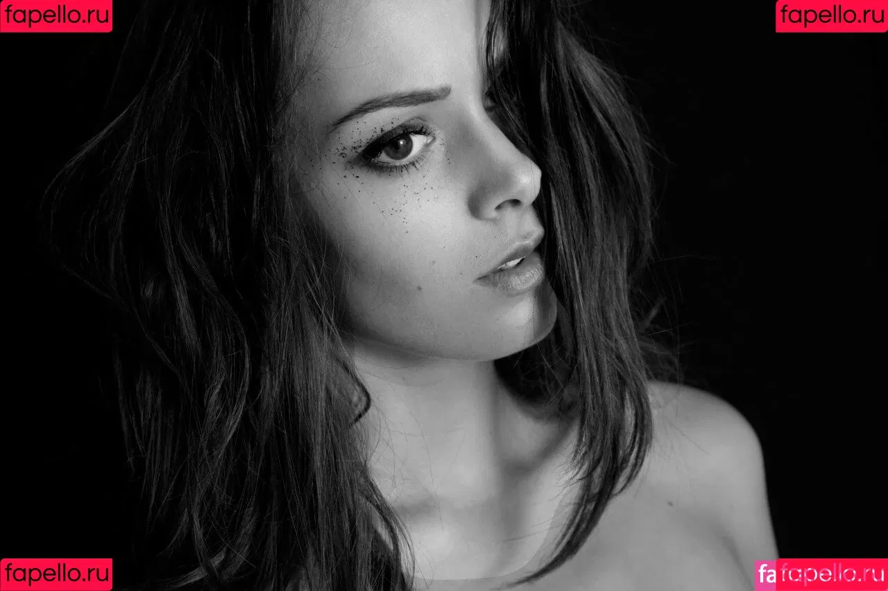 Victorienne Magnen Onlyfans Photo Gallery 