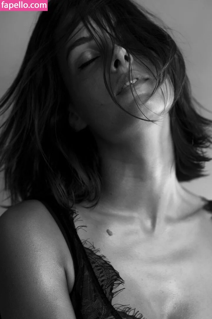 Victorienne Magnen Onlyfans Photo Gallery 