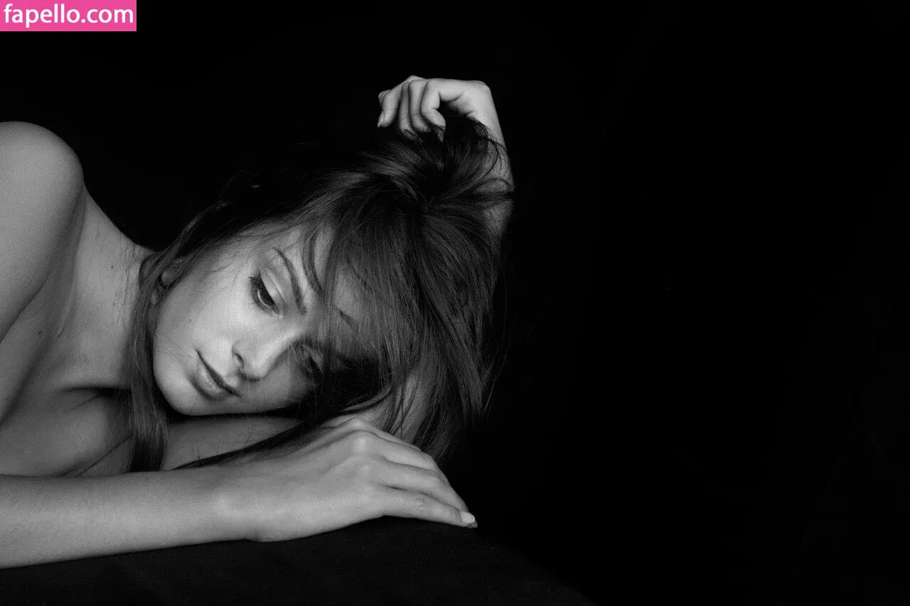 Victorienne Magnen Onlyfans Photo Gallery 