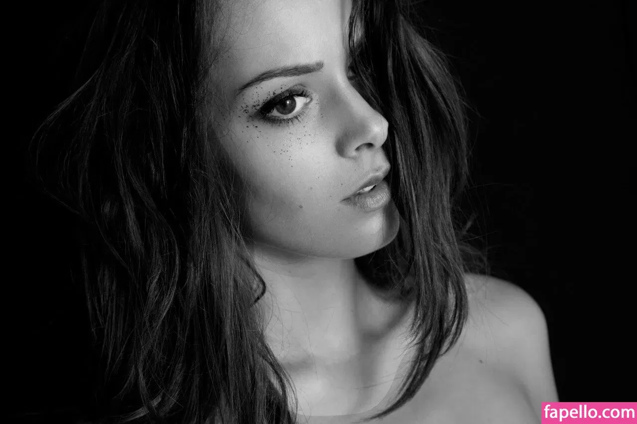 Victorienne Magnen Onlyfans Photo Gallery 