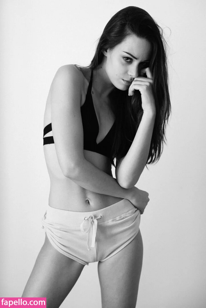 Victorienne Magnen Onlyfans Photo Gallery 