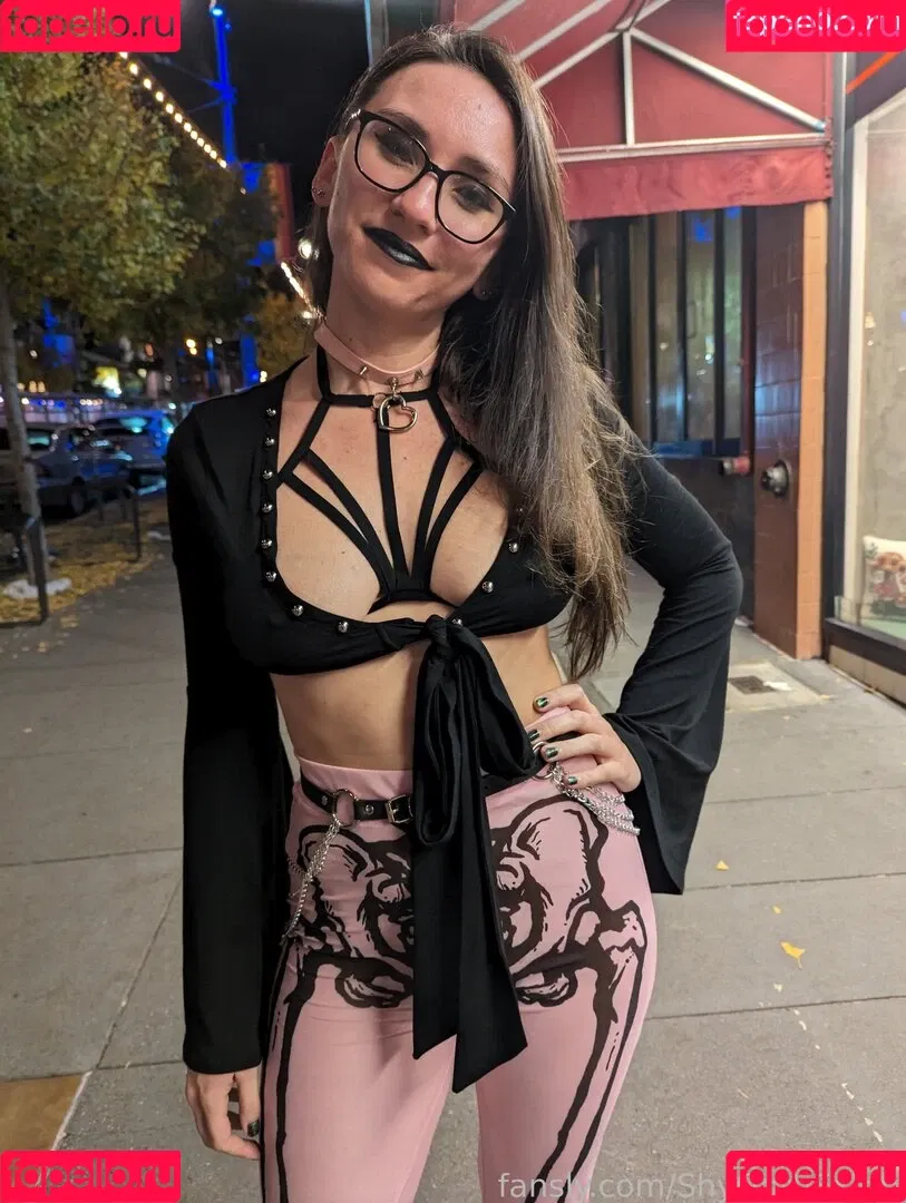 ShyGothExhib Onlyfans Photo Gallery 