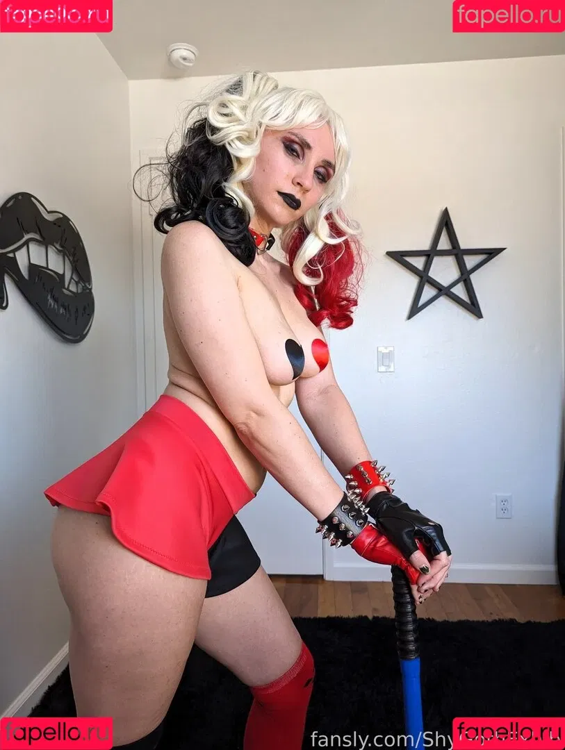 ShyGothExhib Onlyfans Photo Gallery 