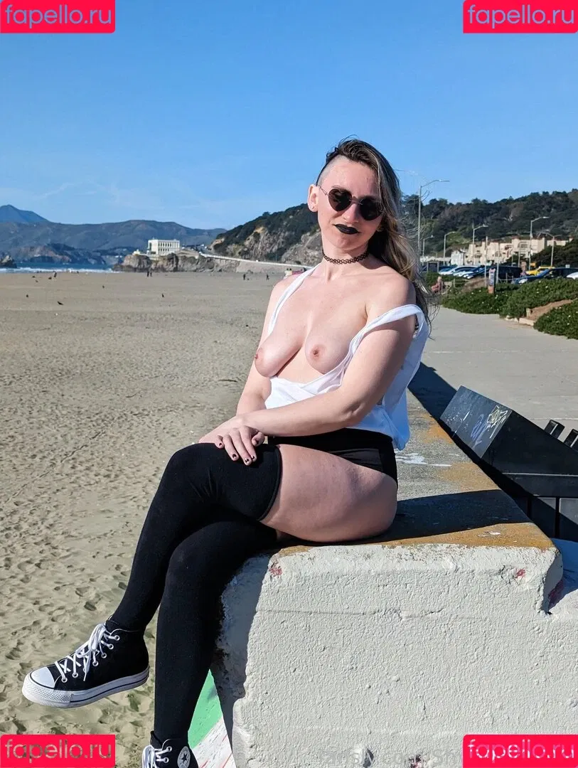 ShyGothExhib Onlyfans Photo Gallery 