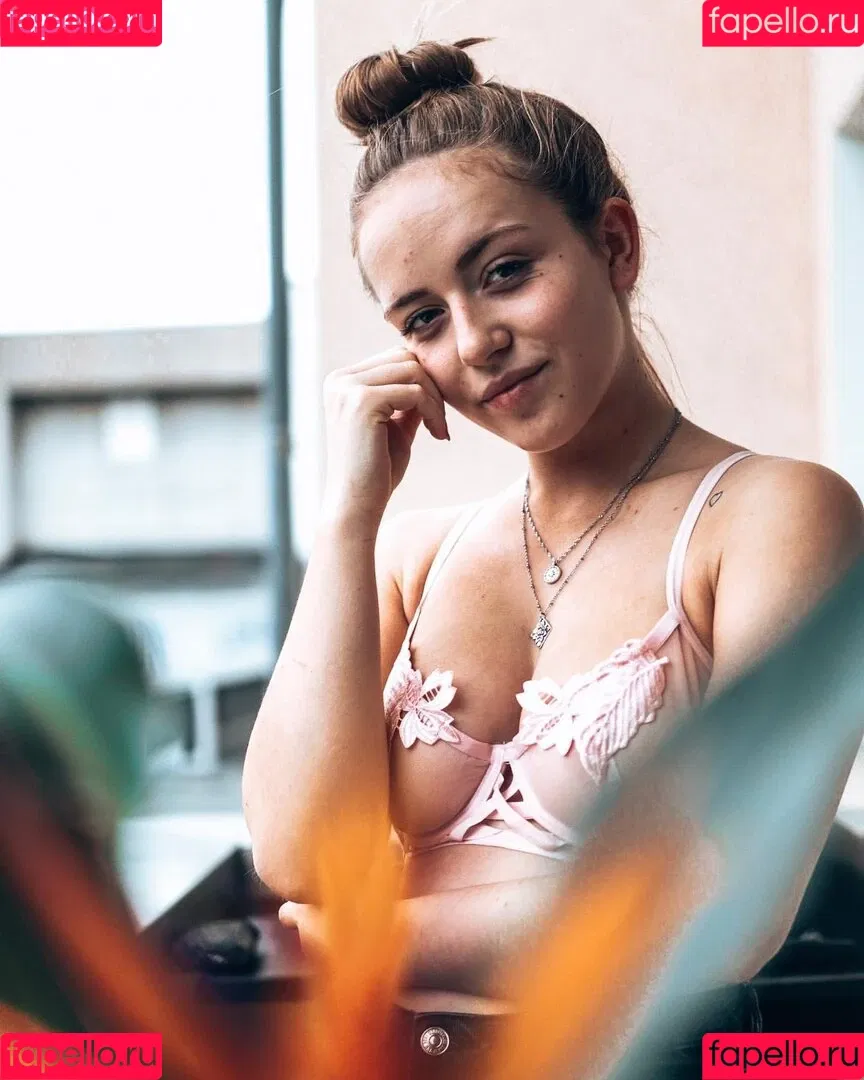 Carina Spoon Onlyfans Photo Gallery 