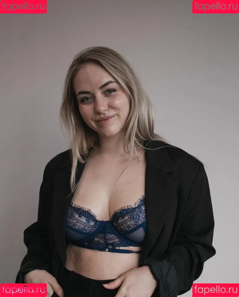 Carina Spoon Onlyfans Photo Gallery 