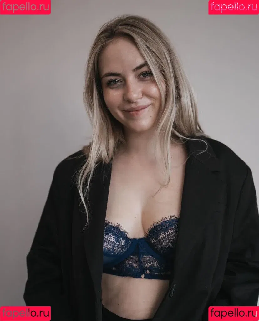 Carina Spoon Onlyfans Photo Gallery 