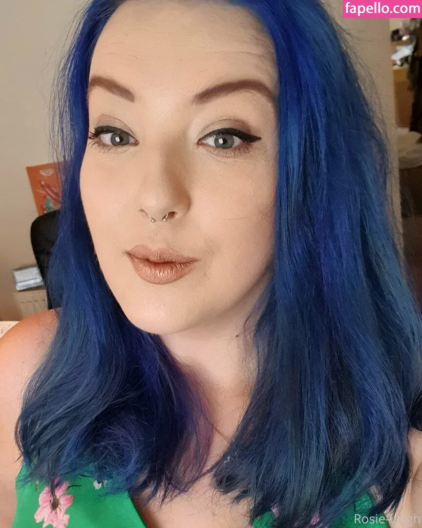 Rosie-Leigh-x Onlyfans Photo Gallery 