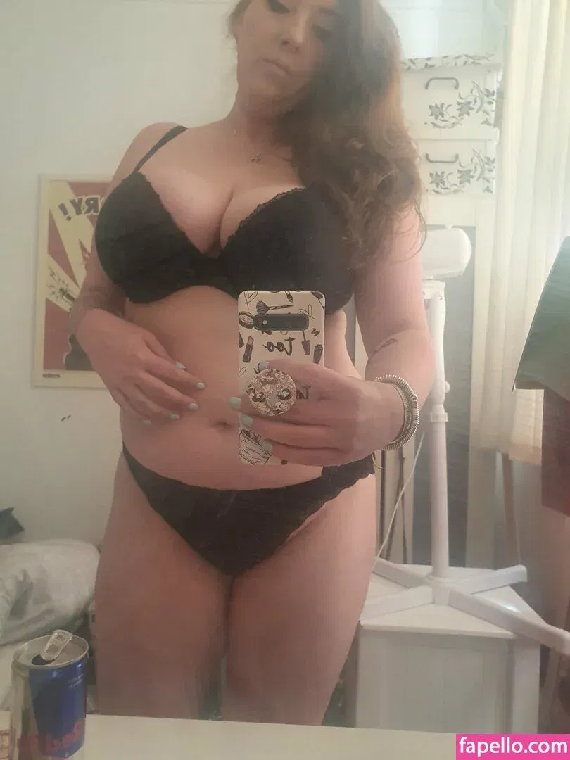 Rosie-Leigh-x Onlyfans Photo Gallery 