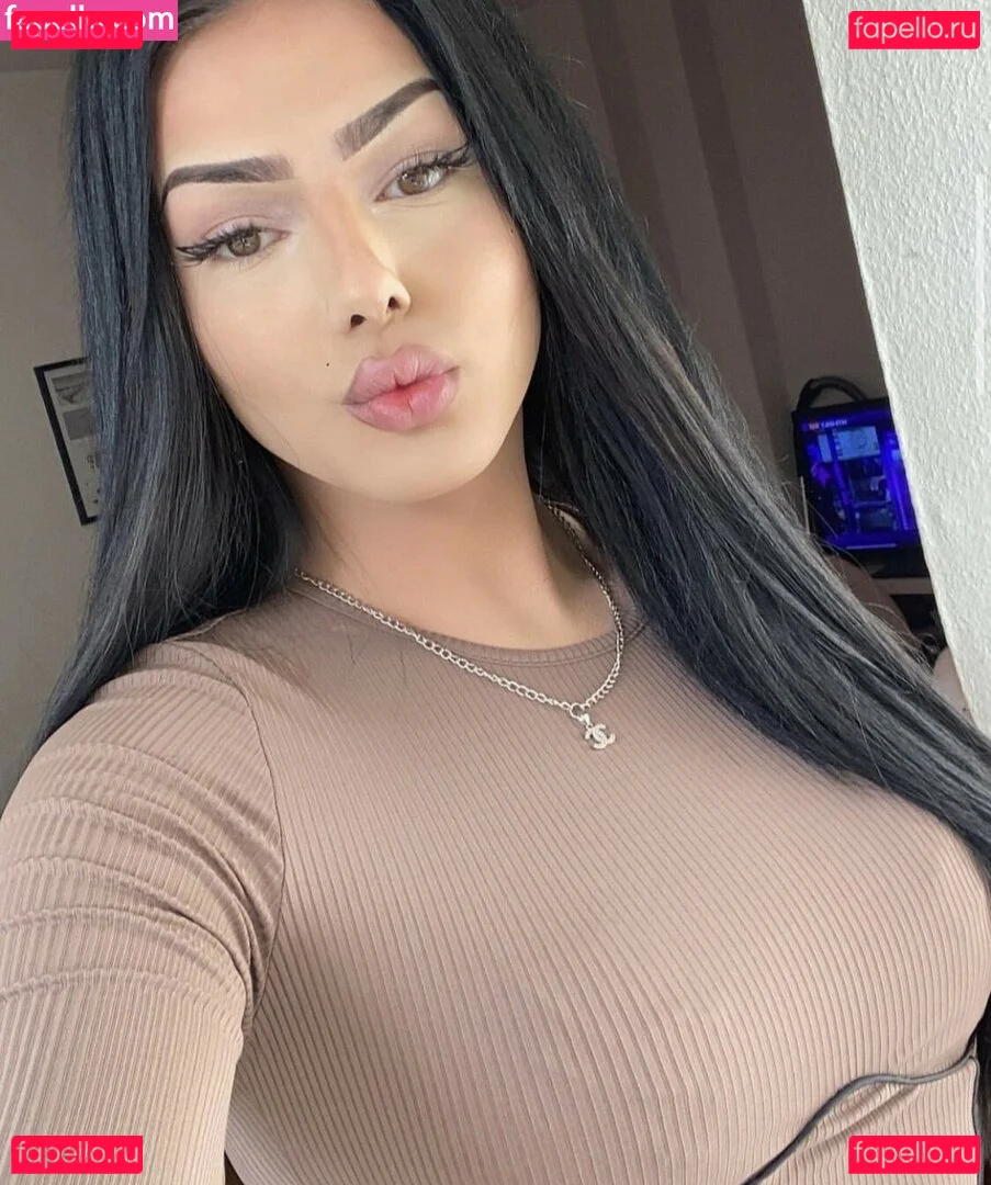 Tina Ruzina Onlyfans Photo Gallery 