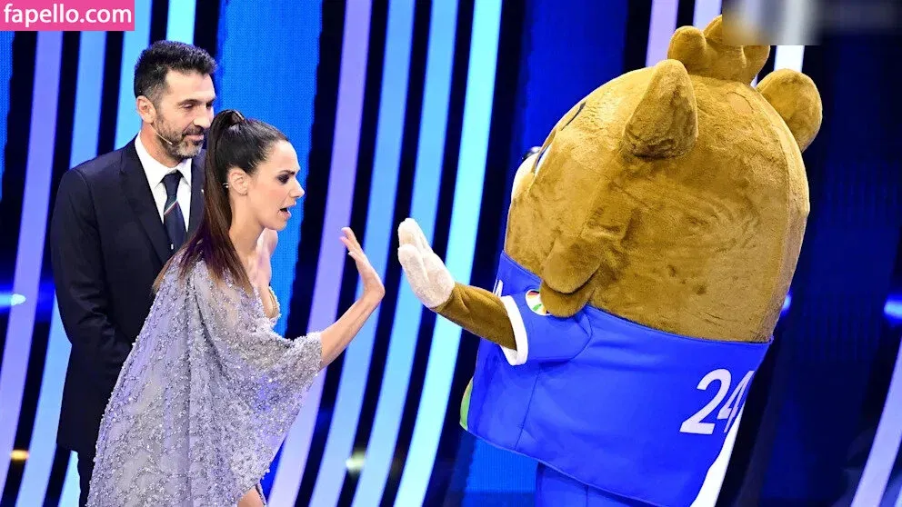 Esther Sedlaczek Onlyfans Photo Gallery 