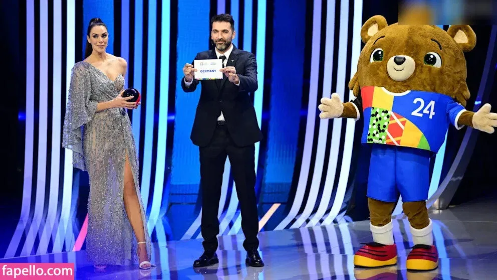 Esther Sedlaczek Onlyfans Photo Gallery 