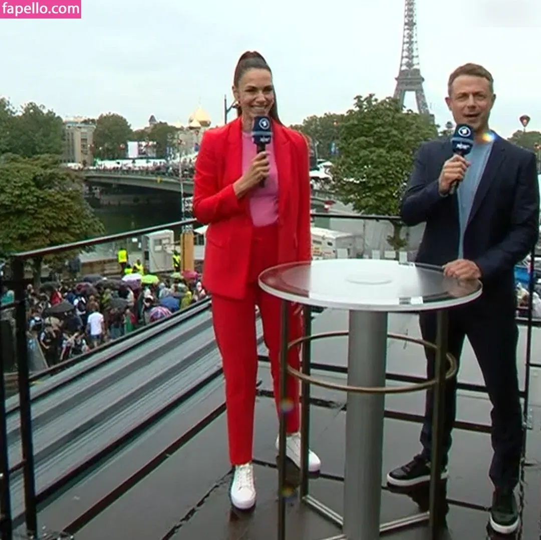 Esther Sedlaczek Onlyfans Photo Gallery 