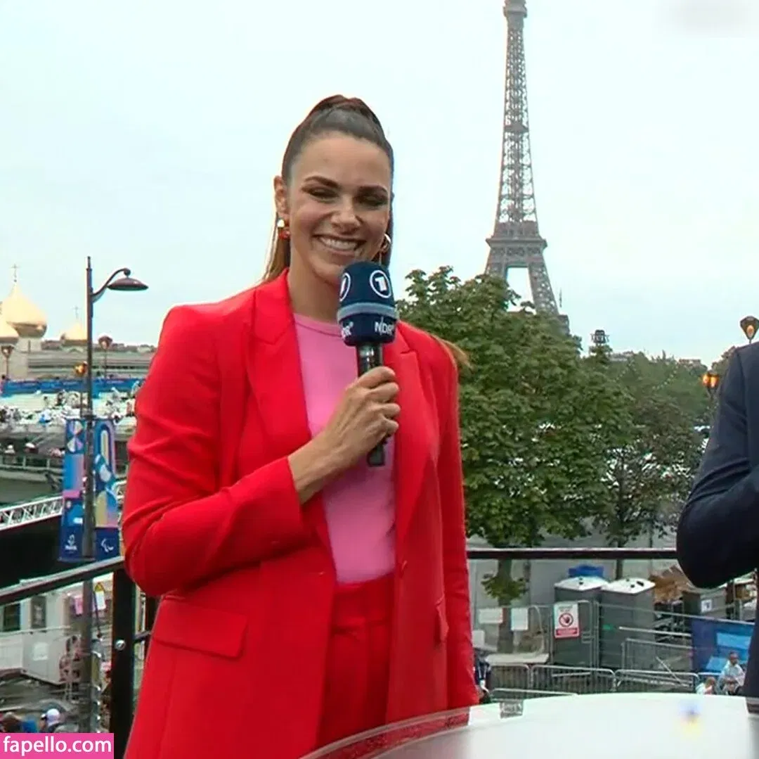 Esther Sedlaczek Onlyfans Photo Gallery 