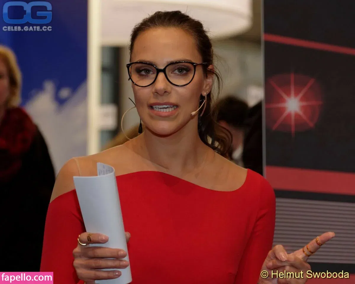 Esther Sedlaczek Onlyfans Photo Gallery 