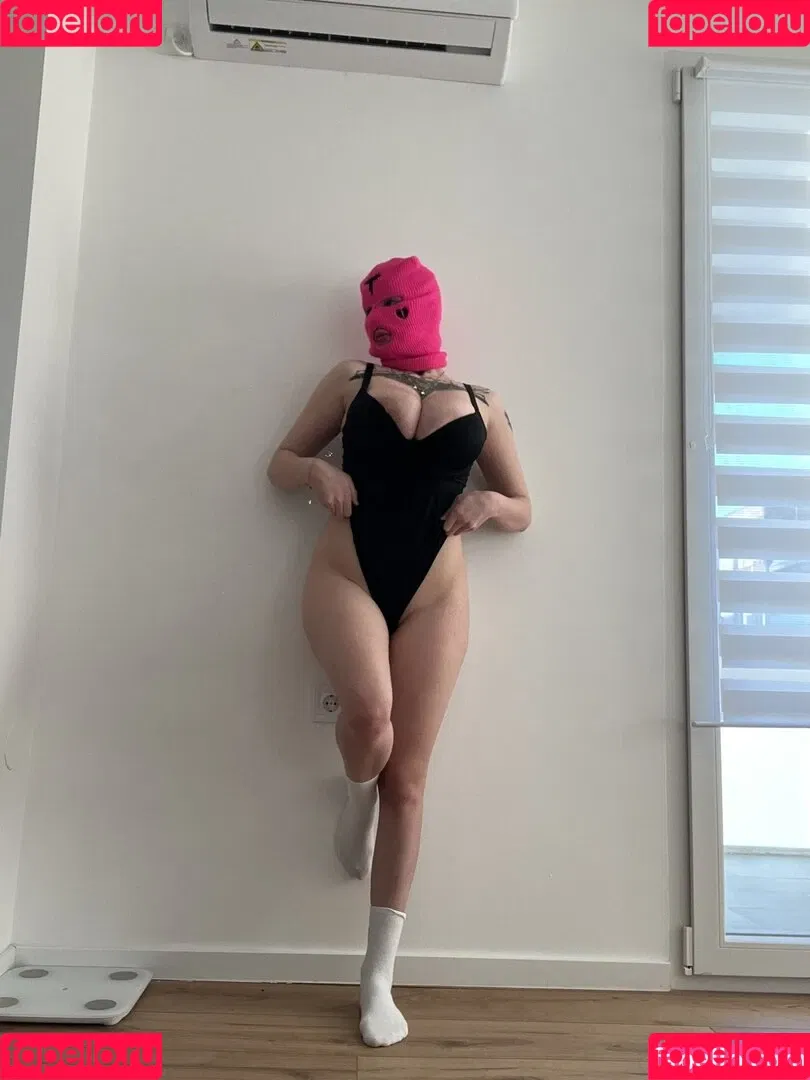 Suzanna Zvonar Onlyfans Photo Gallery 