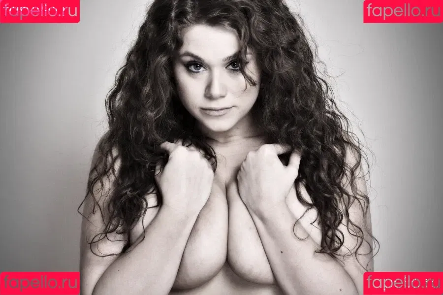 Pop Mary Onlyfans Photo Gallery 