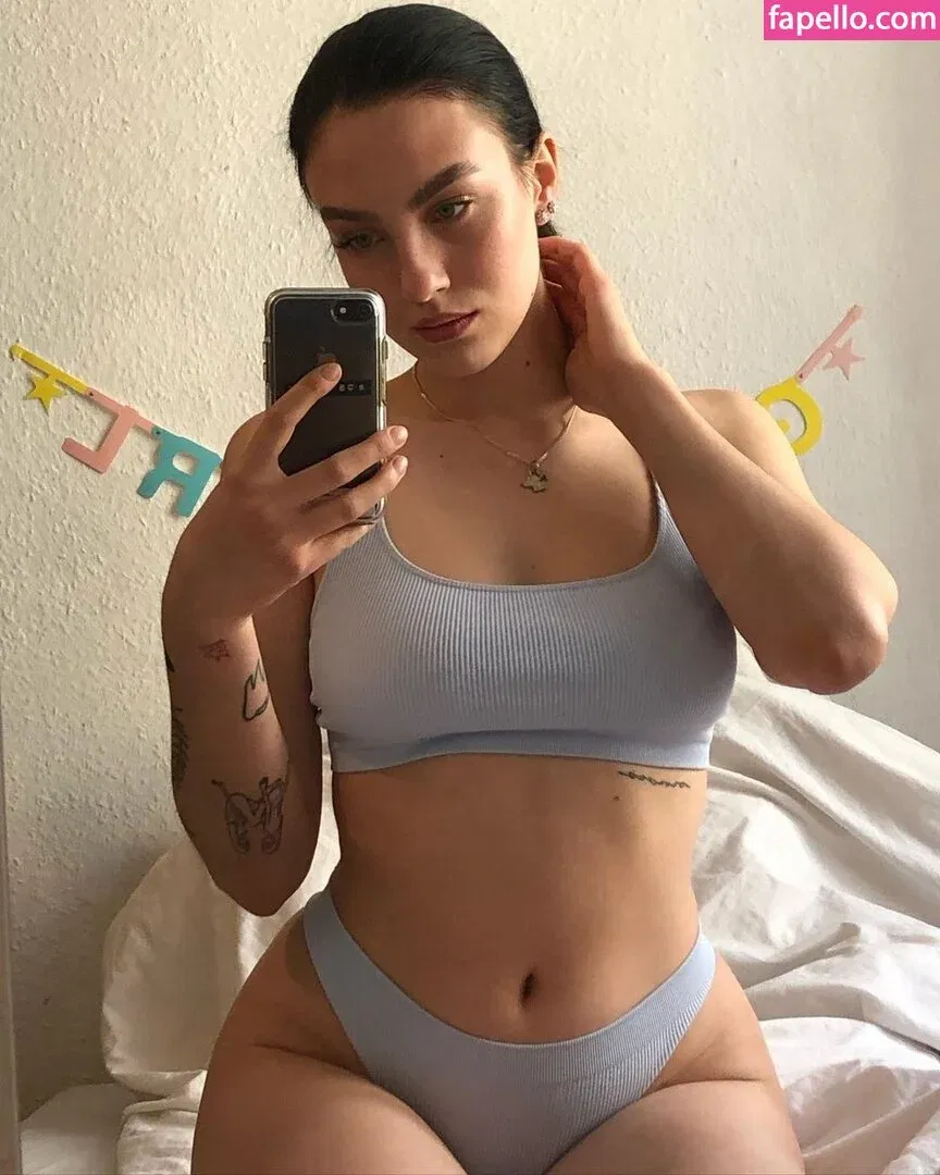 whosrobin Onlyfans Photo Gallery 