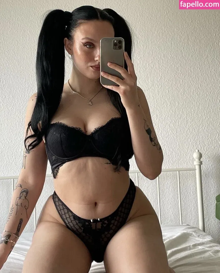 whosrobin Onlyfans Photo Gallery 