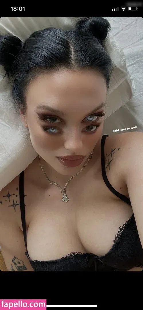 whosrobin Onlyfans Photo Gallery 