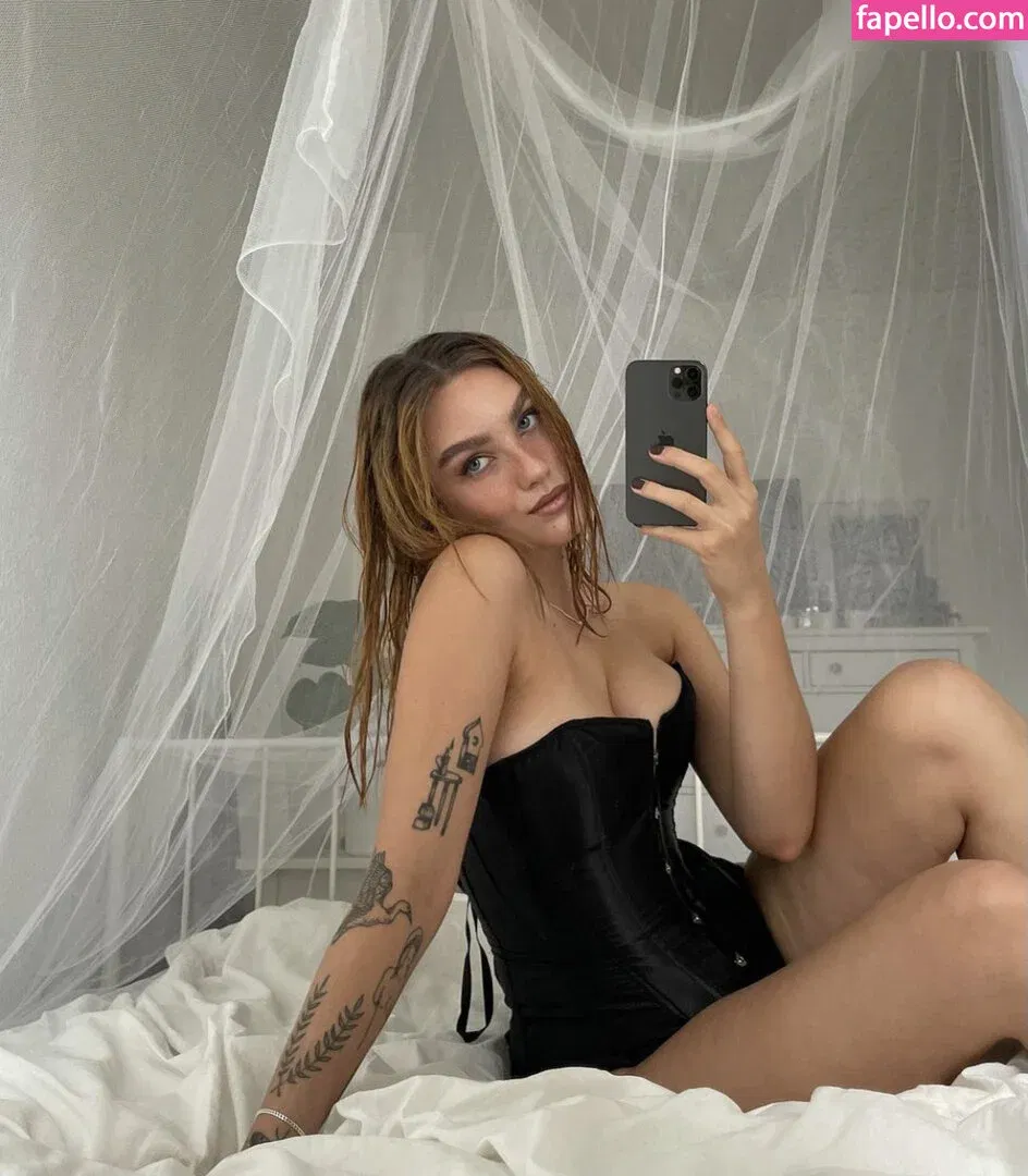 whosrobin Onlyfans Photo Gallery 