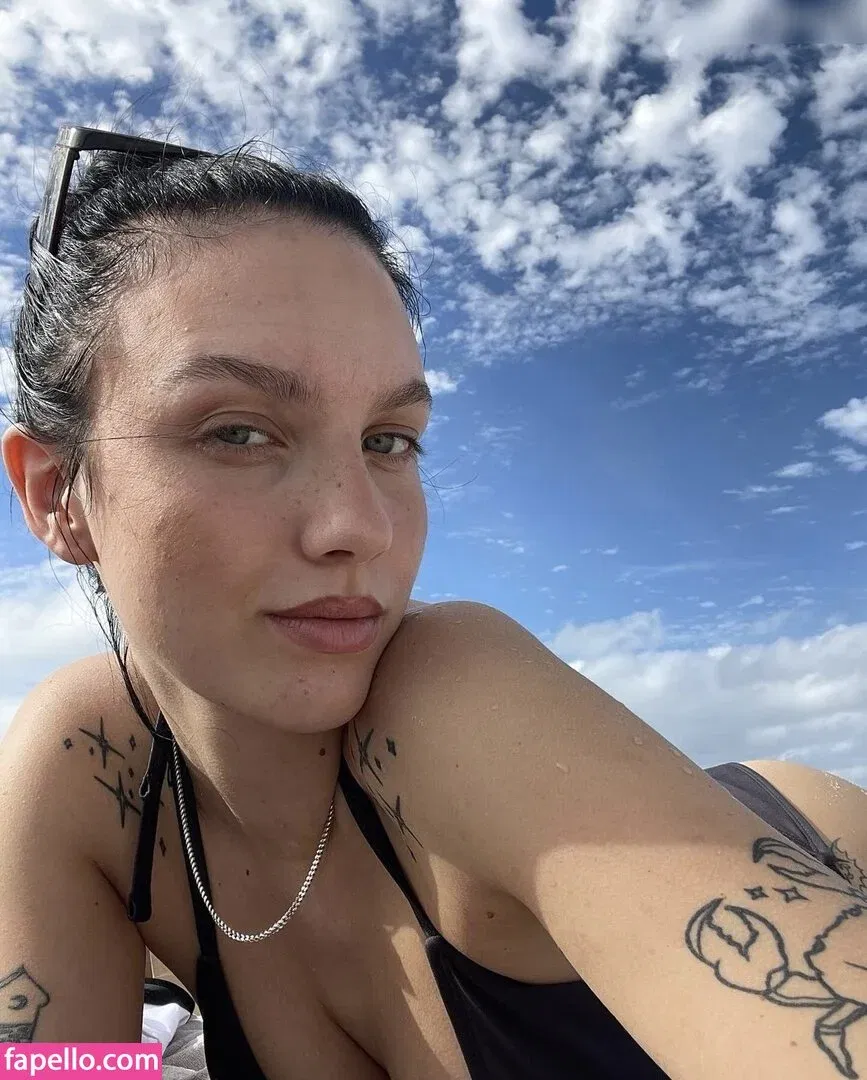 whosrobin Onlyfans Photo Gallery 