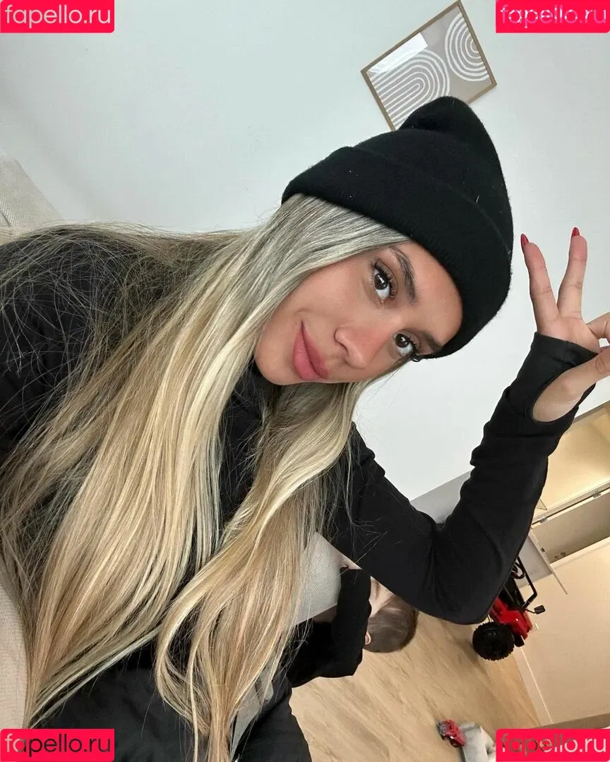 More Escudero Onlyfans Photo Gallery 