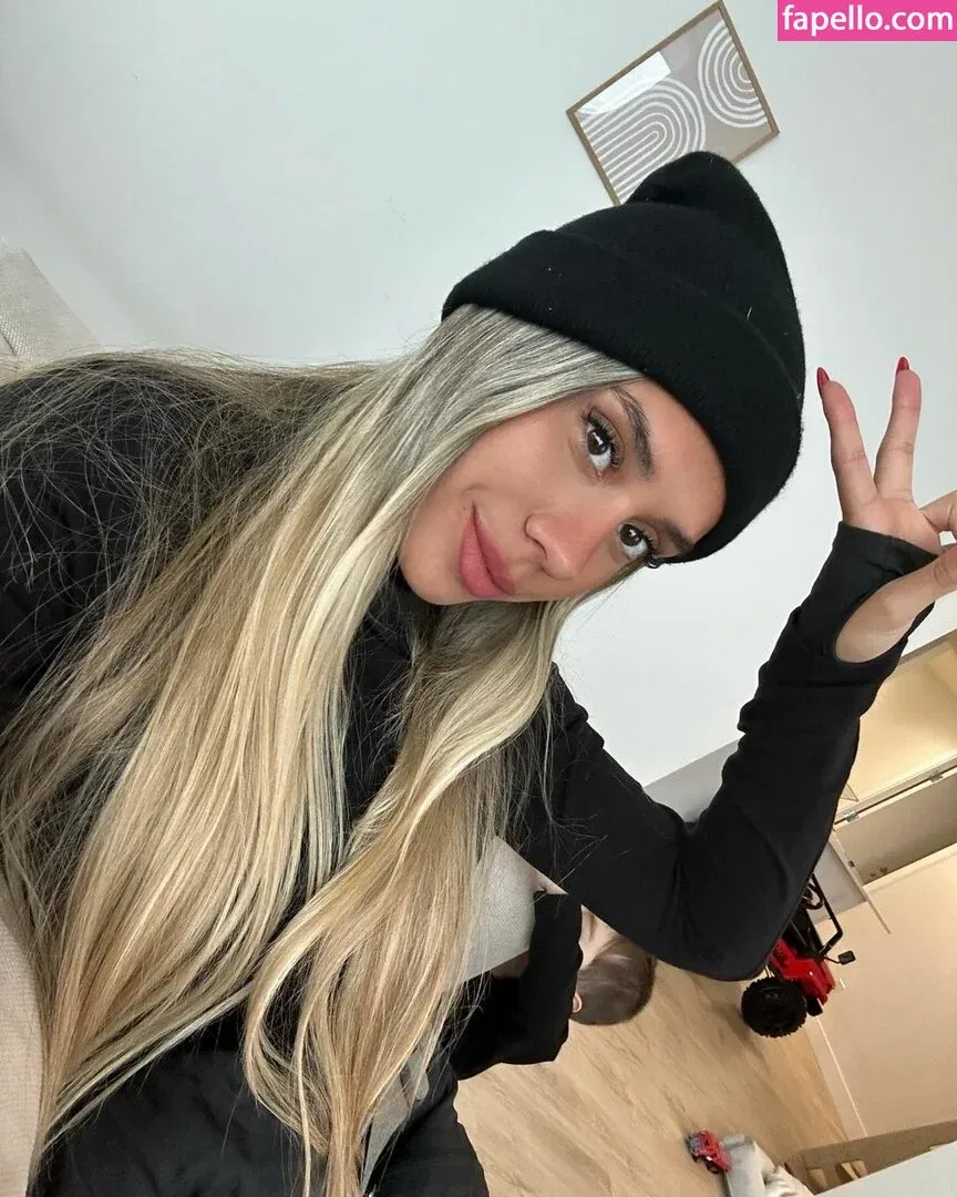 More Escudero Onlyfans Photo Gallery 