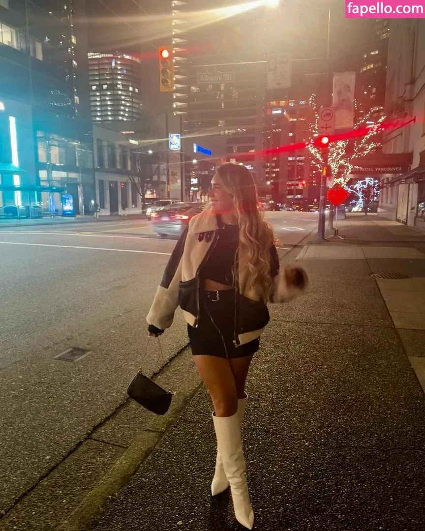 More Escudero Onlyfans Photo Gallery 