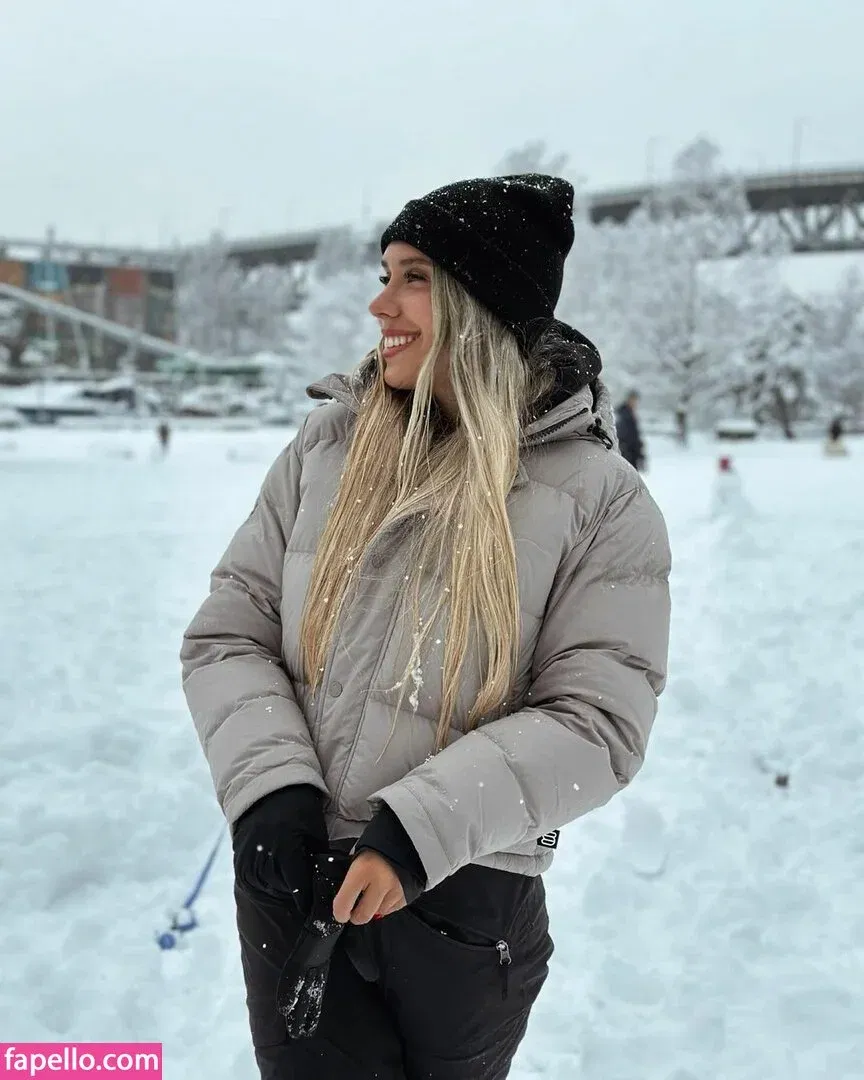 More Escudero Onlyfans Photo Gallery 