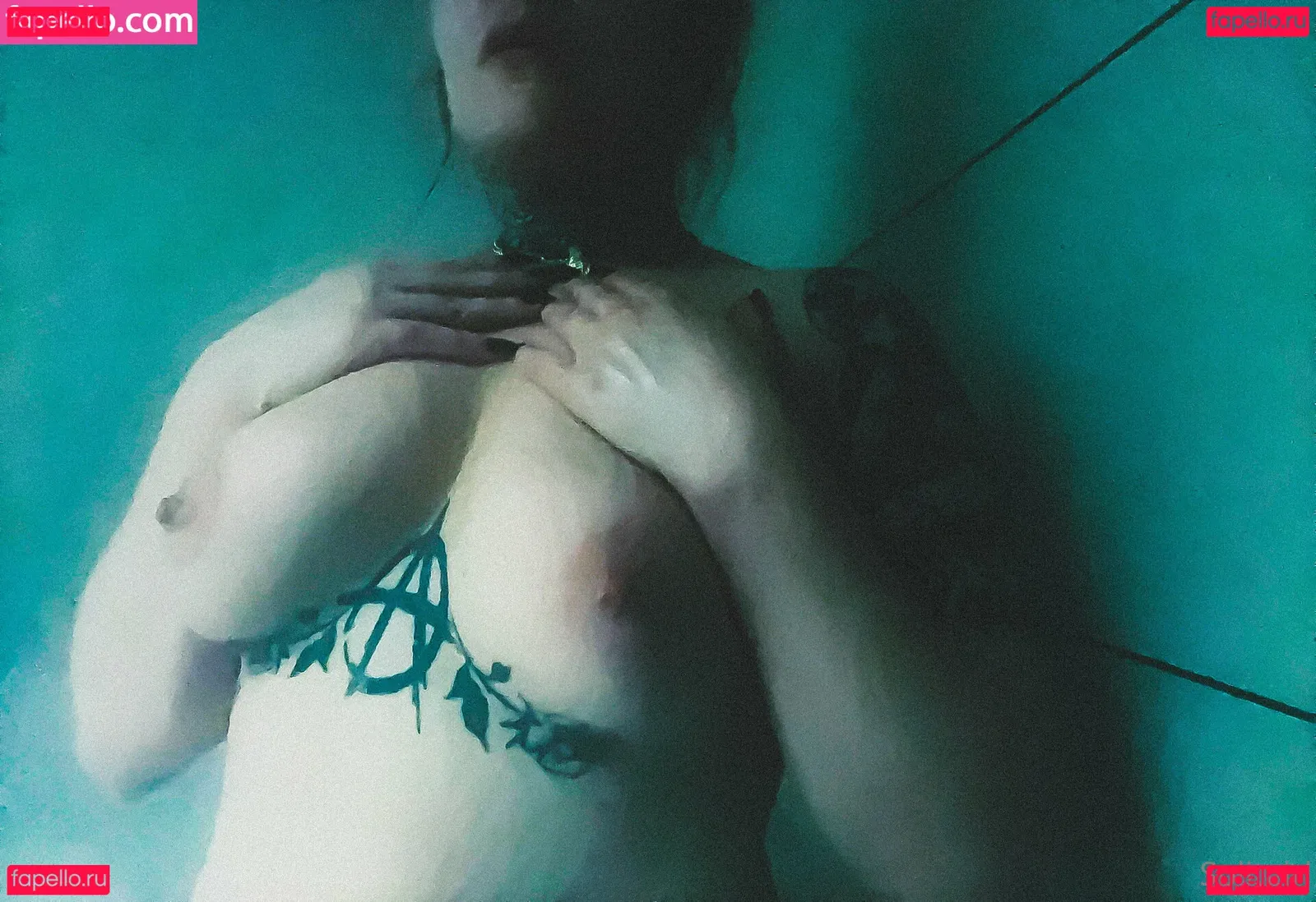 split.girl Onlyfans Photo Gallery 