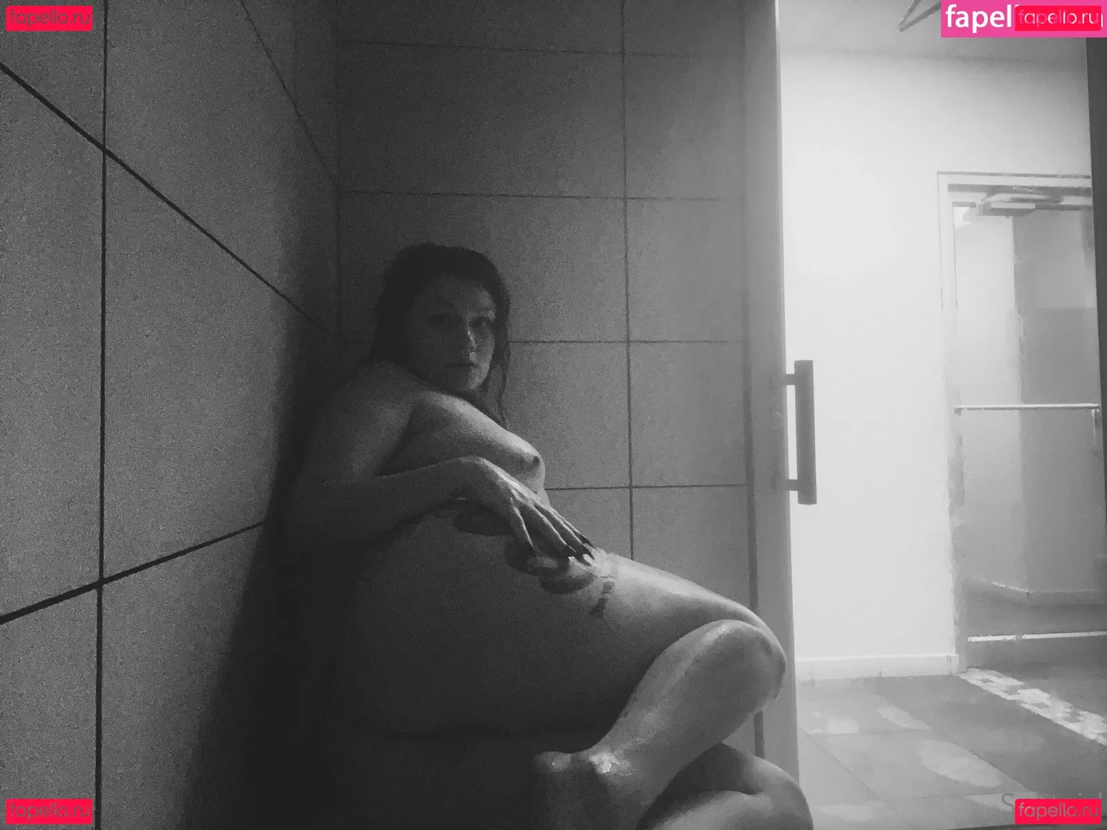 split.girl Onlyfans Photo Gallery 