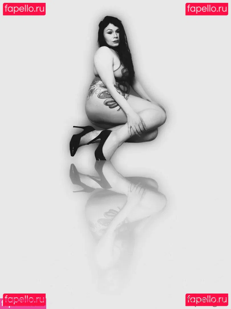 split.girl Onlyfans Photo Gallery 