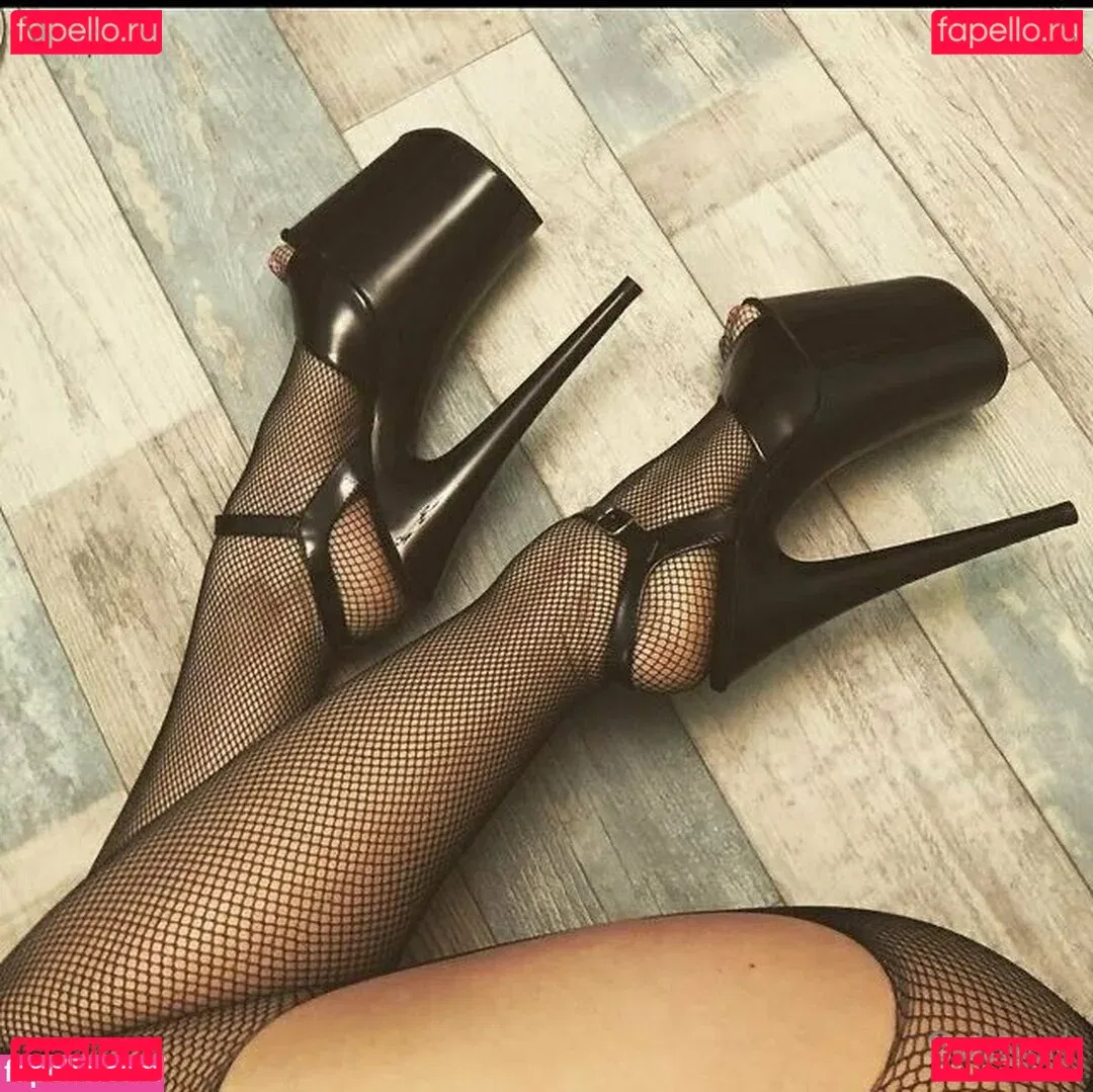 split.girl Onlyfans Photo Gallery 