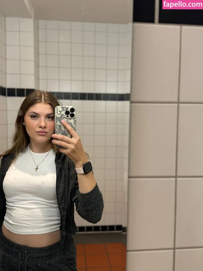 Meli Riveira Onlyfans Photo Gallery 