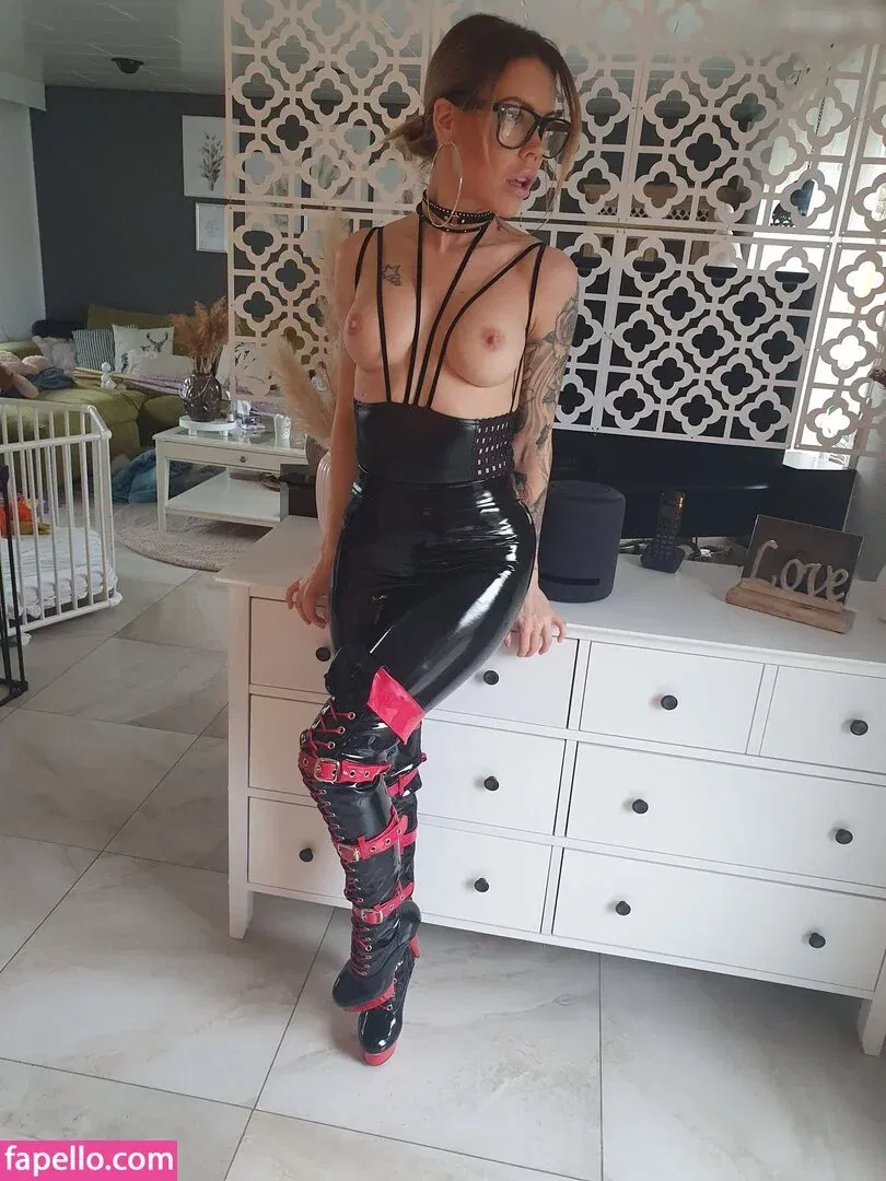 Lara Bergmann Onlyfans Photo Gallery 