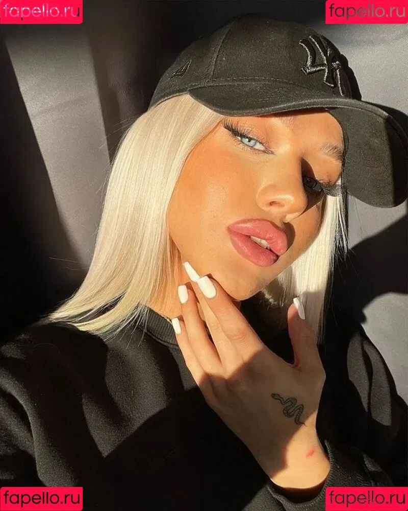 Elaine Victoria Onlyfans Photo Gallery 