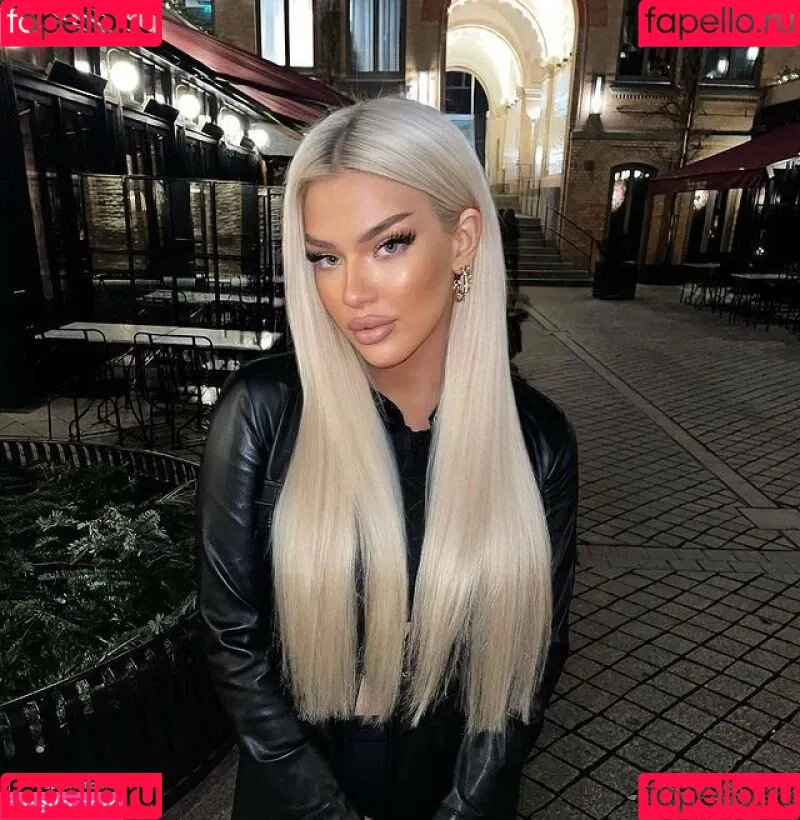 Elaine Victoria Onlyfans Photo Gallery 