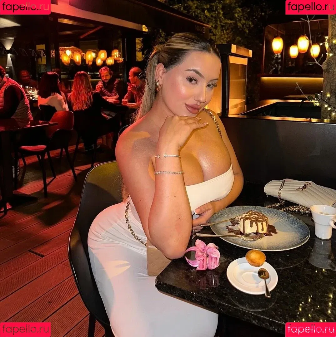 Isabel Ribeiro Onlyfans Photo Gallery 