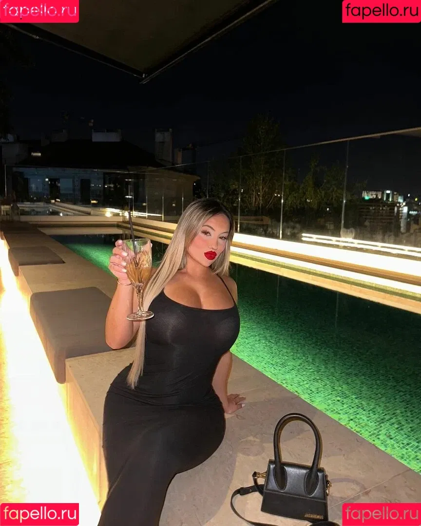 Isabel Ribeiro Onlyfans Photo Gallery 