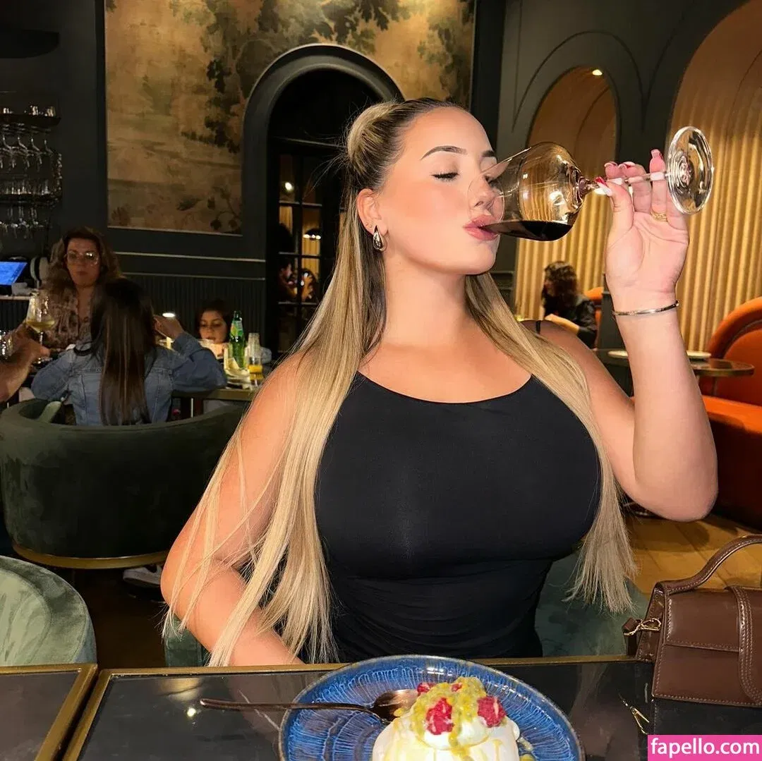 Isabel Ribeiro Onlyfans Photo Gallery 