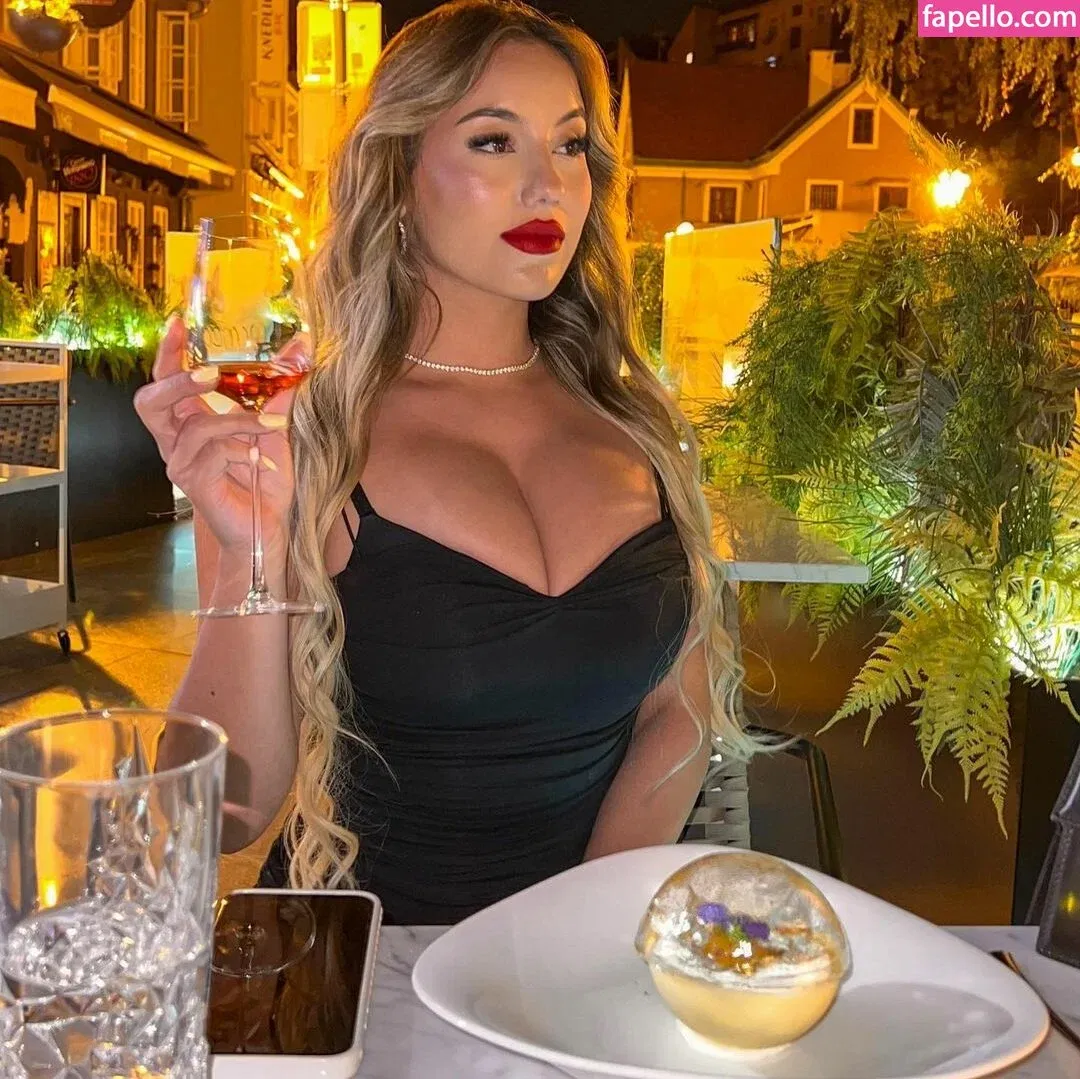 Isabel Ribeiro Onlyfans Photo Gallery 