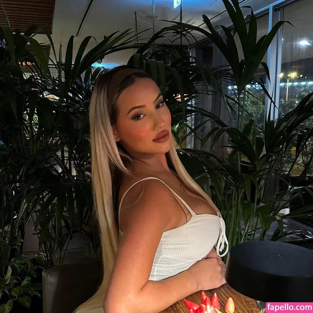 Isabel Ribeiro Onlyfans Photo Gallery 