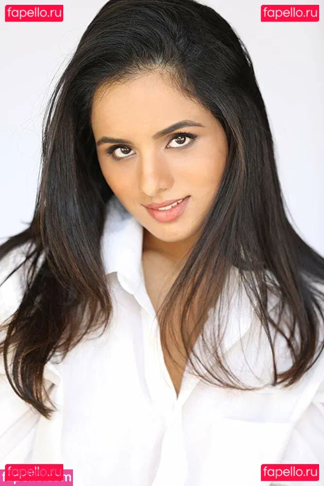 Aparna Brielle Onlyfans Photo Gallery 