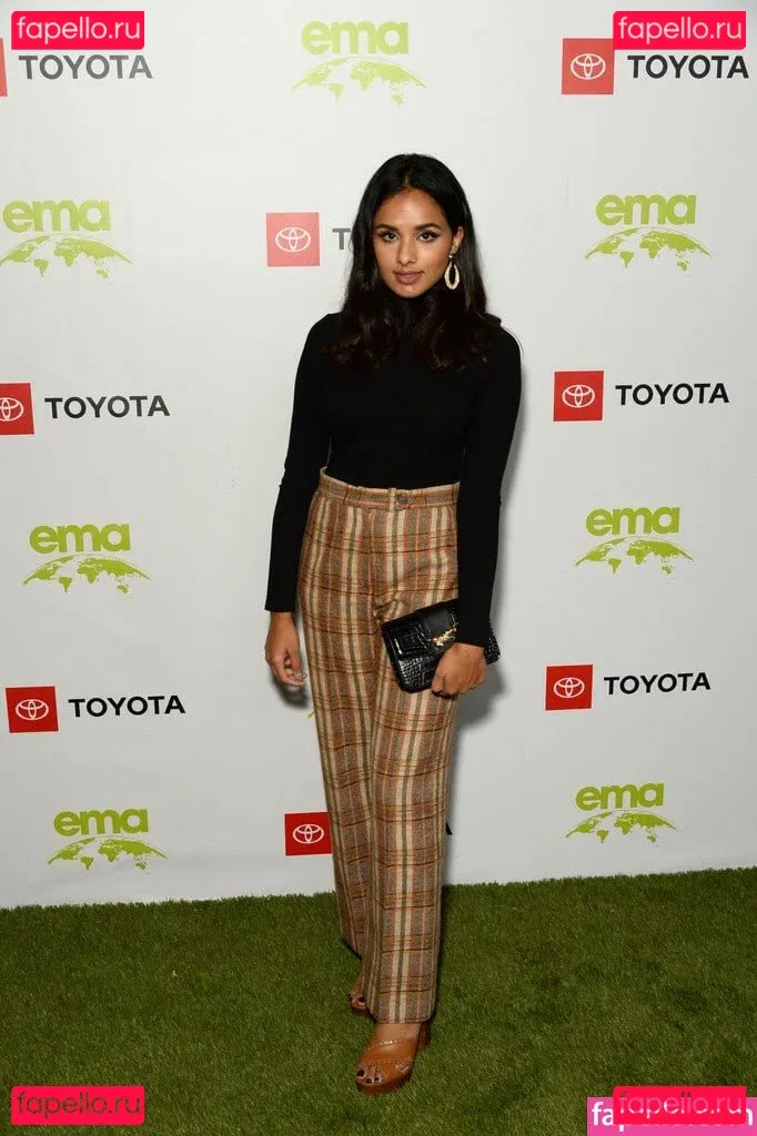 Aparna Brielle Onlyfans Photo Gallery 