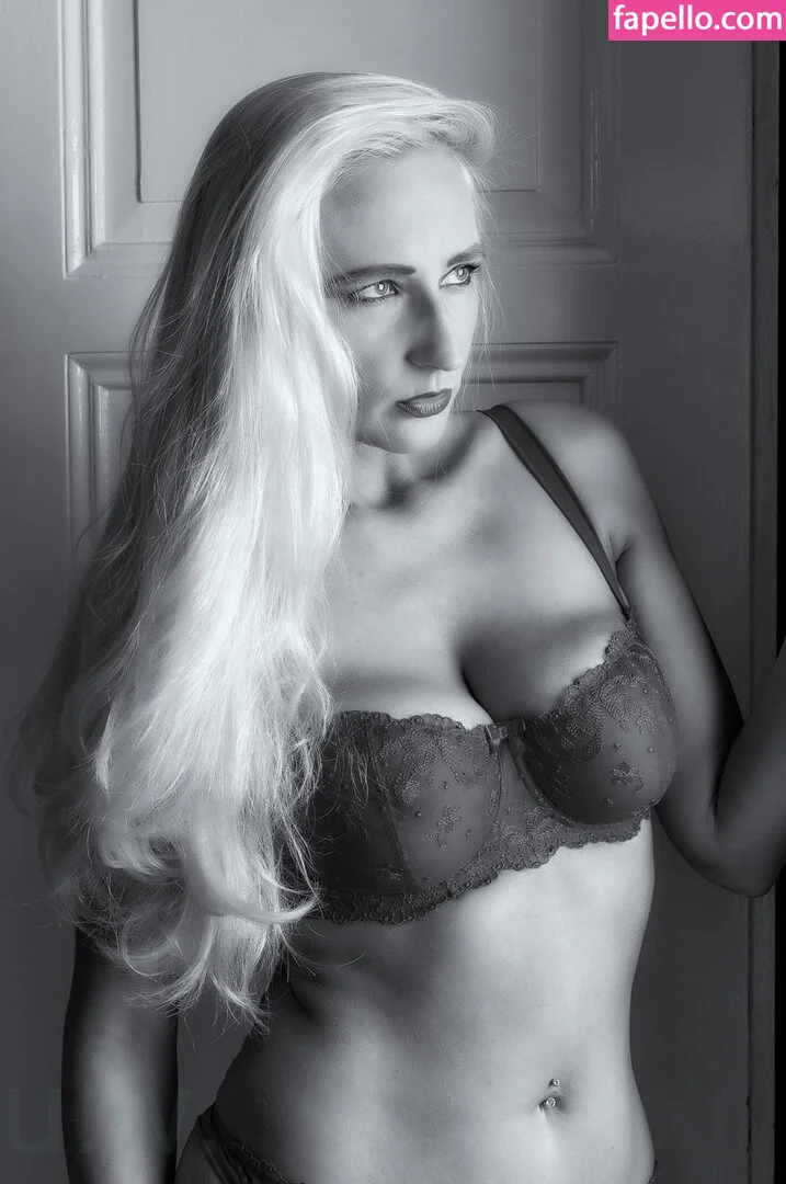 Kathleen White Onlyfans Photo Gallery 