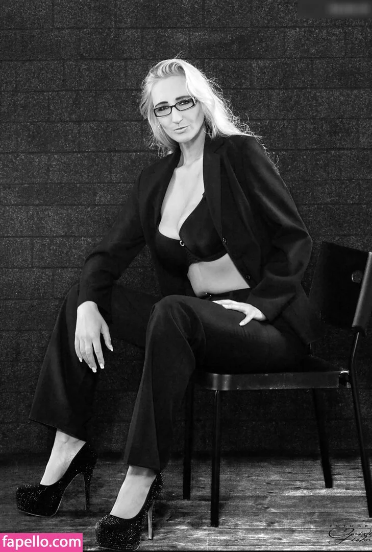 Kathleen White Onlyfans Photo Gallery 