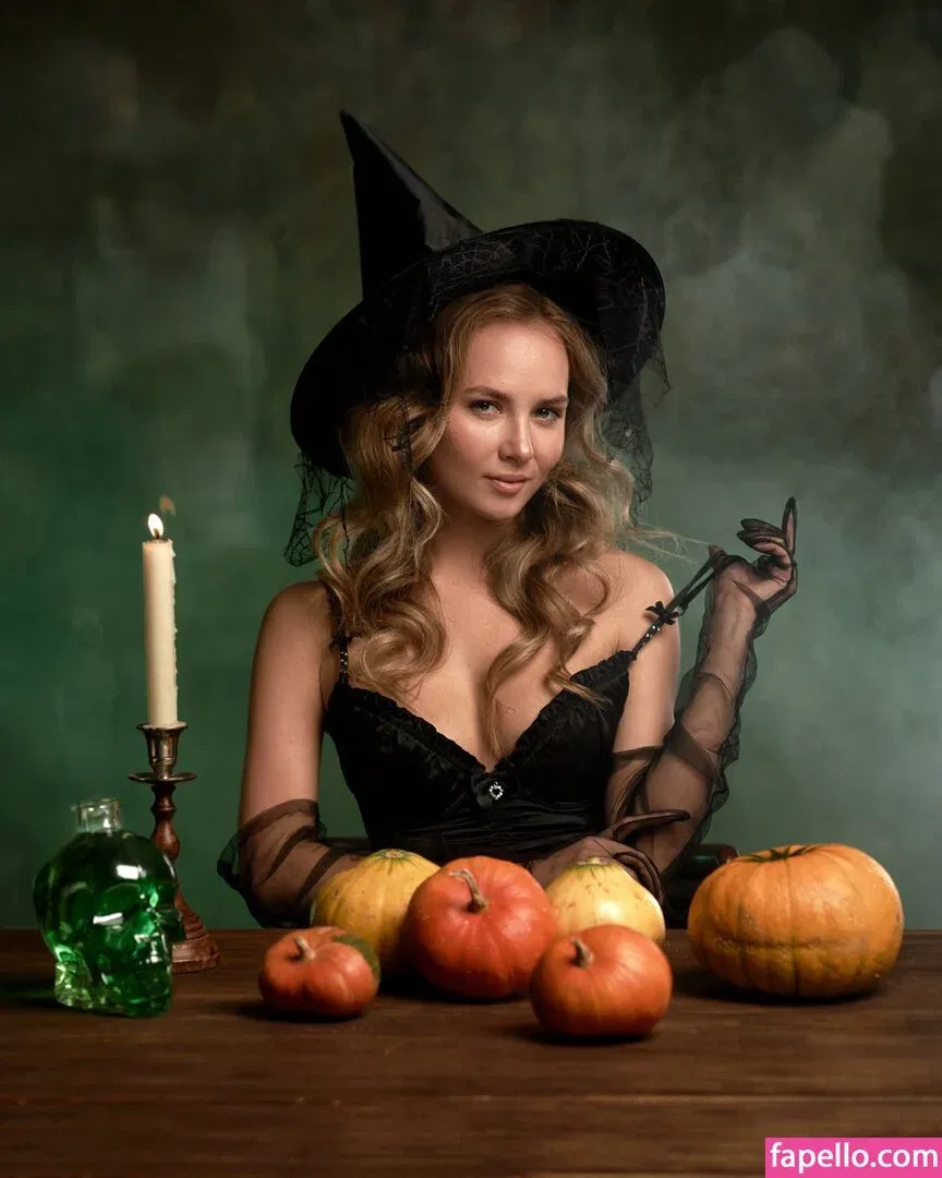 Kate Halpert Onlyfans Photo Gallery 