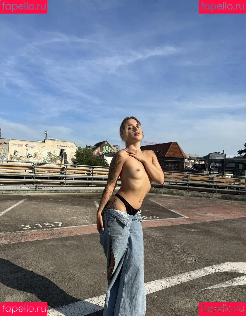 HakunaMavie Onlyfans Photo Gallery 