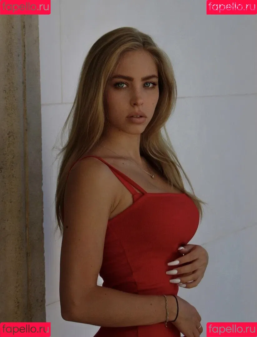 Coral Baey Onlyfans Photo Gallery 